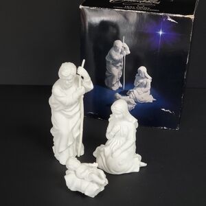 Avon Nativity Collectible Holy Family White Porcelain Christmas 1981 Boxed Set
